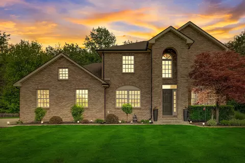 14387 Salem Dr E, Carmel, IN 46033