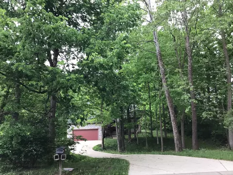 490 Castle Ct, Avon, IN 46123