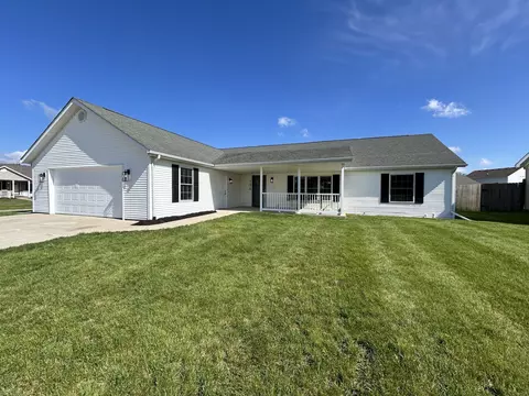 1676 Pinion Ct, Columbus, IN 47201