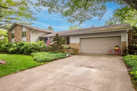 1025 Tipton Ln, Columbus, IN 47201