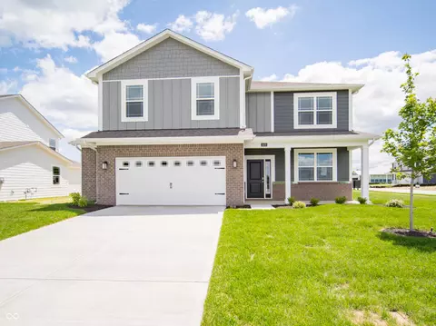 5879 Sleighbell Dr, Greenwood, IN 46143