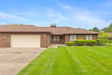 909 Whispering Trl, Greenfield, IN 46140