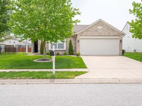 5833 Copeland Mills Dr, Indianapolis, IN 46221