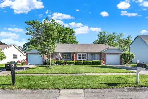 960 Maple Grove Dr, Greenwood, IN 46143