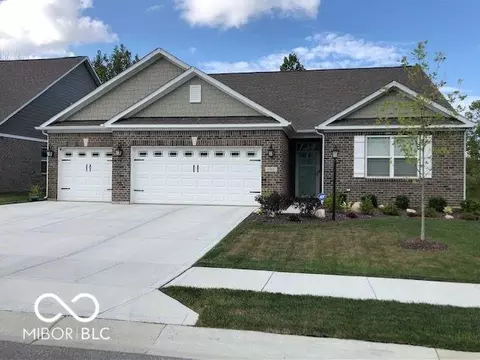 6262 Dugan Dr, Whitestown, IN 46075