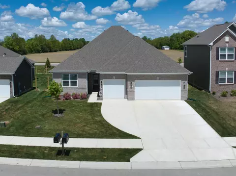240 Waterford Ln, Pendleton, IN 46064
