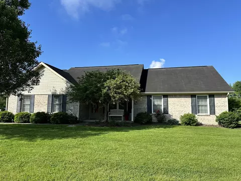 12 Cherrywood Ct, Greencastle, IN 46135