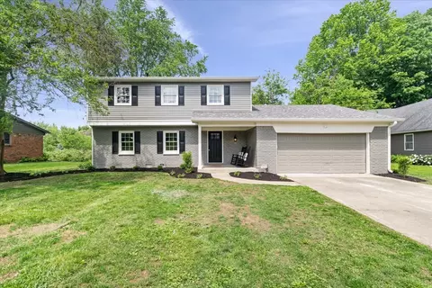 1054 Elmwood Cir, Noblesville, IN 46062
