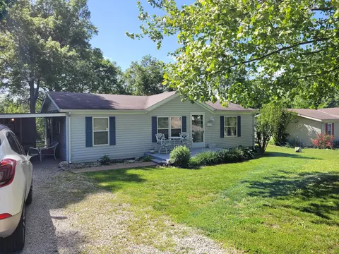 455 6th St, North Vernon, IN 47265
