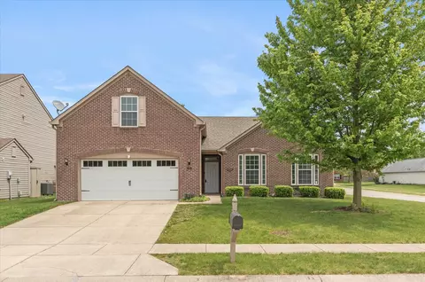 2715 Foxbriar Pl, Indianapolis, IN 46203