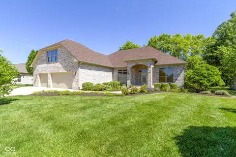 6074 W Richman Dr, New Palestine, IN 46163