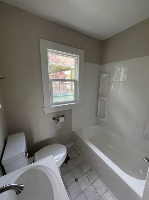 Bath - 228 E 29th St, Anderson, IN 46016 photo 7 of 7