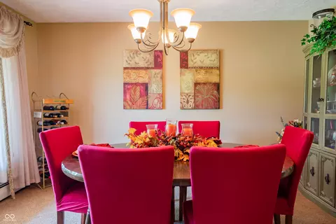 Dining - 9034 W Robin Rd, Middletown, IN 47356 photo 2 of 7