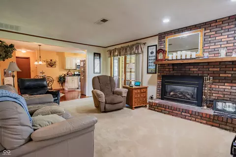 Living - 9034 W Robin Rd, Middletown, IN 47356 photo 4 of 4