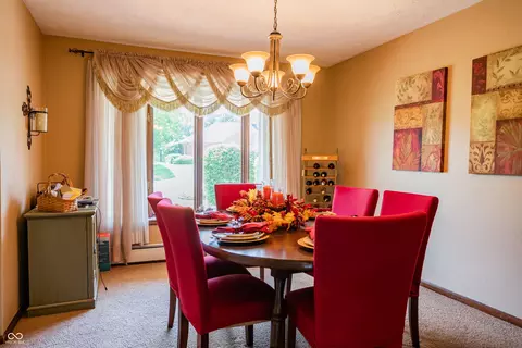 Dining - 9034 W Robin Rd, Middletown, IN 47356 photo 1 of 7