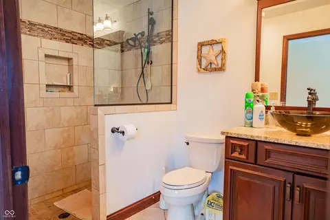 Bath - 9034 W Robin Rd, Middletown, IN 47356 photo 1 of 4