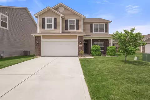 6136 Emerald Commons Dr, Indianapolis, IN 46221