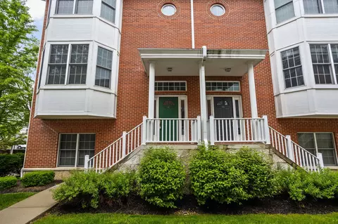 827 N Park Trail Dr, Carmel, IN 46032