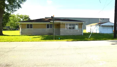 4260 Englewood Dr, Lawrence, IN 46226