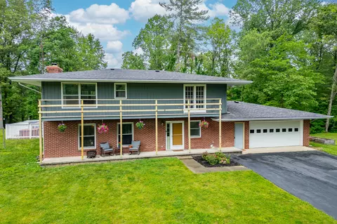 6901 S Sprague Rd, Columbus, IN 47201