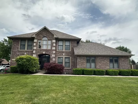 847 Crystal Lake Dr, Greenwood, IN 46143