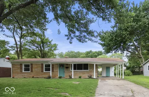 838 Highland Dr, New Whiteland, IN 46184