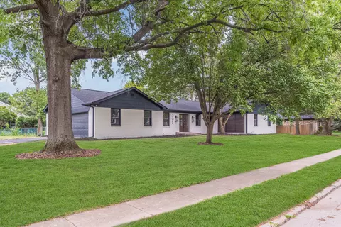 305 Hawthorne Dr, Carmel, IN 46033