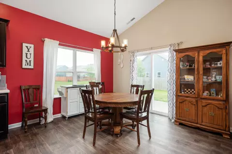 Dining - 6613 Mayapple Dr, Pendleton, IN 46064 photo 1 of 1