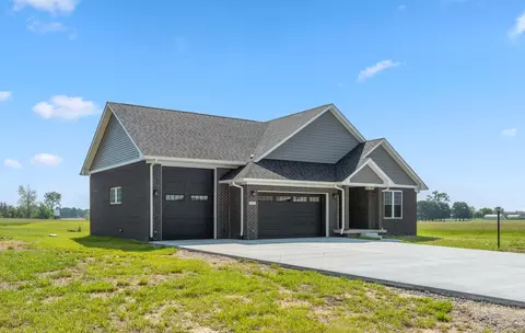 10305 Shamrock Ct, Seymour, IN 47274