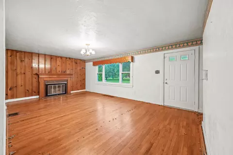 Living - 3570 E Stipp Rd, Bloomington, IN 47401 photo 4 of 6