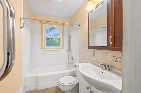 Bath - 3570 E Stipp Rd, Bloomington, IN 47401 photo 1 of 2