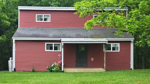 9627 E Vernon Ridge Rd, Madison, IN 47250