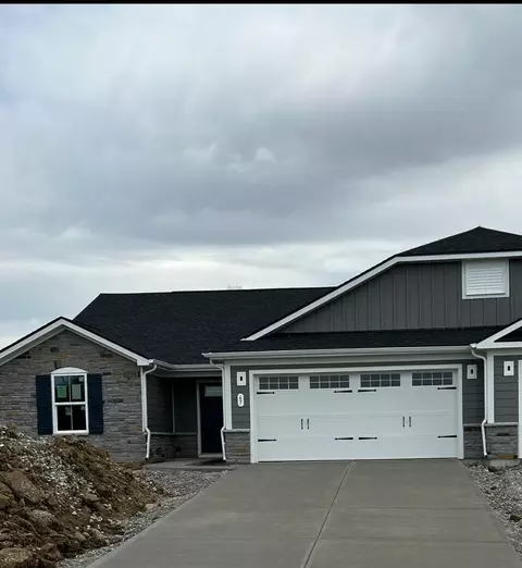 67 Gnarled Oak Ln, Whiteland, IN 46184