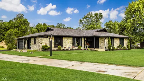 6000 Tremont Dr, Bargersville, IN 46106