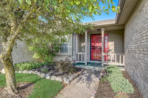 2052 Titleist Ln, Indianapolis, IN 46229