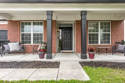 5516 W Crestview Trl, Mccordsville, IN 46055
