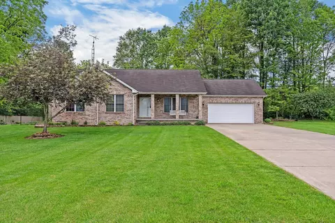 3002 Stardust Ln, Seymour, IN 47274
