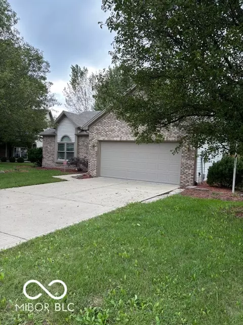 13918 Charleswood Ct, Fishers, IN 46038