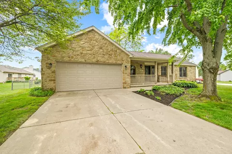 3911 Briar Hill Way, Columbus, IN 47203