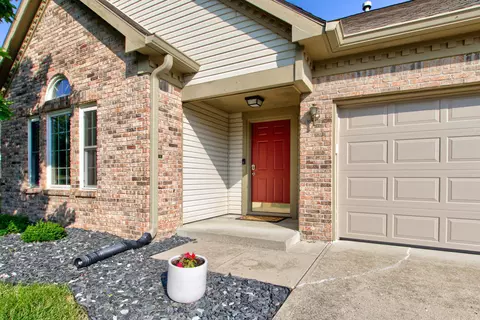 10871 Woodridge Ln, Fishers, IN 46038