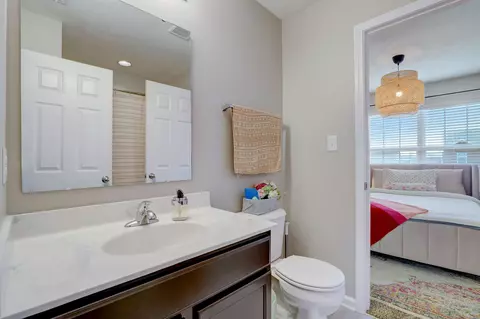 Bath - 6654 Aster Dr, Pendleton, IN 46064 photo 2 of 5