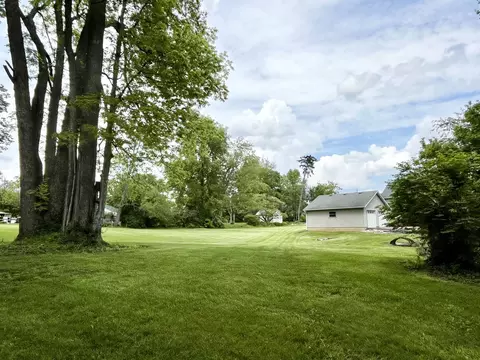 Exterior - 202 Washington St, Hope, IN 47246 photo 9 of 15