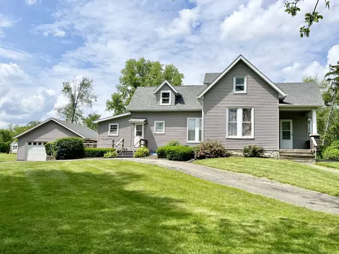 Exterior - 202 Washington St, Hope, IN 47246 photo 2 of 15