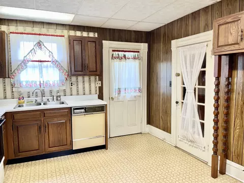 Kitchen - 202 Washington St, Hope, IN 47246 photo 1 of 4