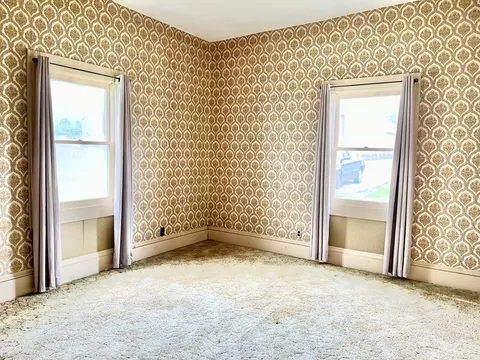 Bedroom - 202 Washington St, Hope, IN 47246 photo 6 of 9