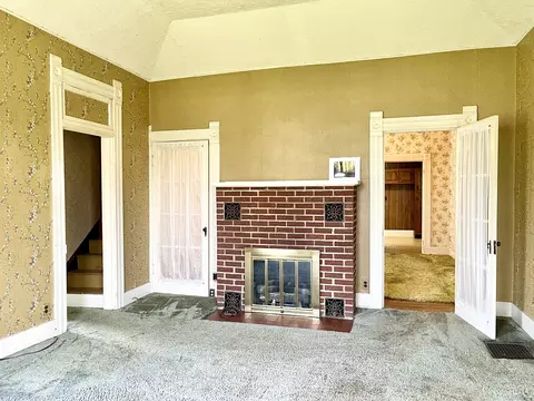 Living - 202 Washington St, Hope, IN 47246 photo 1 of 4