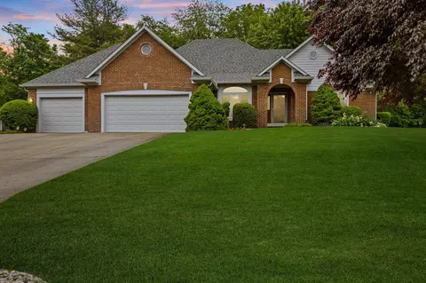 1553 Beck Ridge Cir, Greenwood, IN 46143