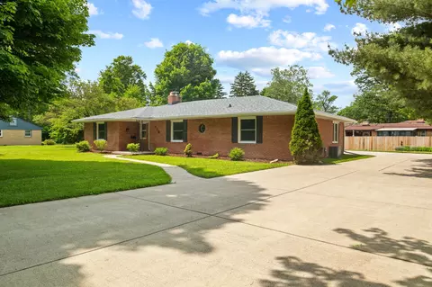 416 Stuart Cir, Anderson, IN 46012