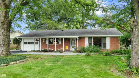 716 Sunset Blvd, Greenwood, IN 46142