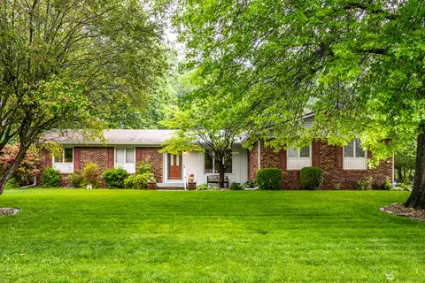 8713 Trails Run Rd, Indianapolis, IN 46217
